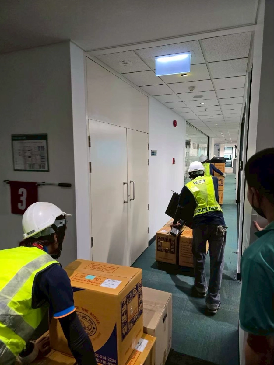 ผลงานการรื้อถอดขนย้ายประกอบติดตั้งเฟอร์นิเจอร์โต๊ะทำงาน